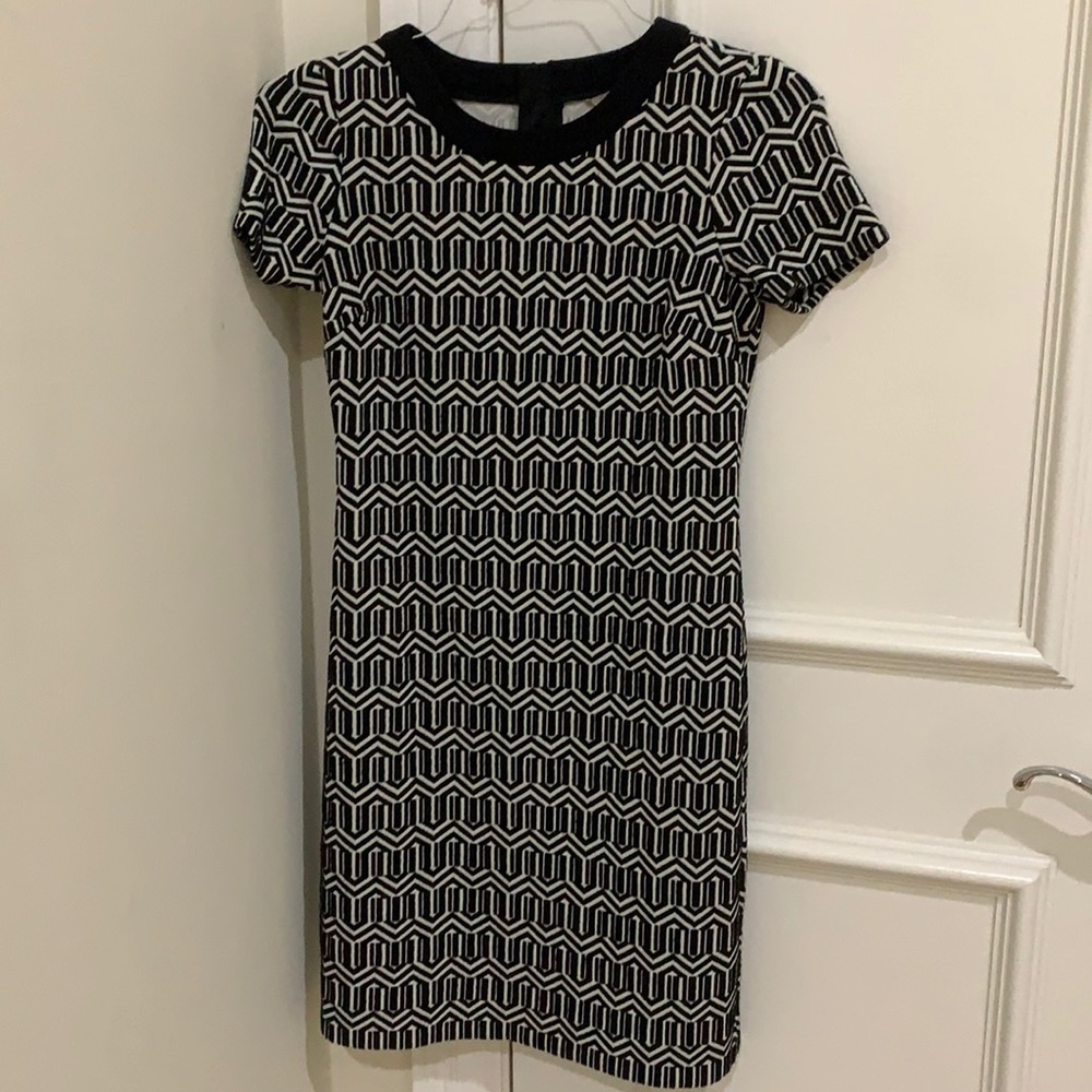 Banana republic black & white geometric dress sz 0